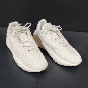 Adidas Ozelia Mens 8.5US